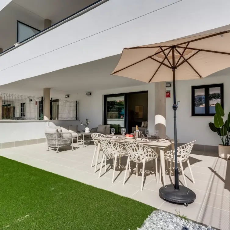 Продажа апартаментов на первом этаже в Estepona