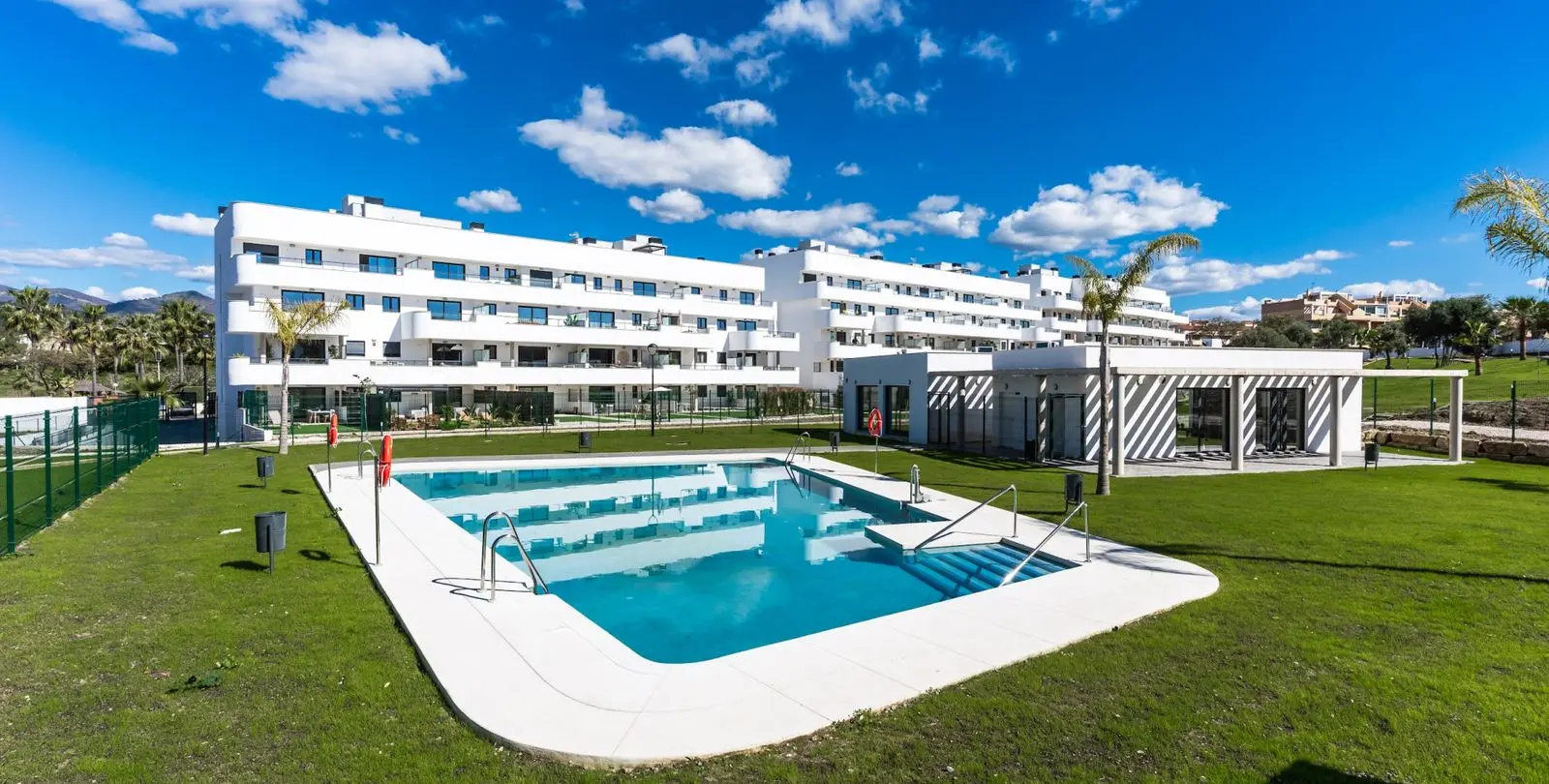 Продажа апартаментов на первом этаже в Estepona 5