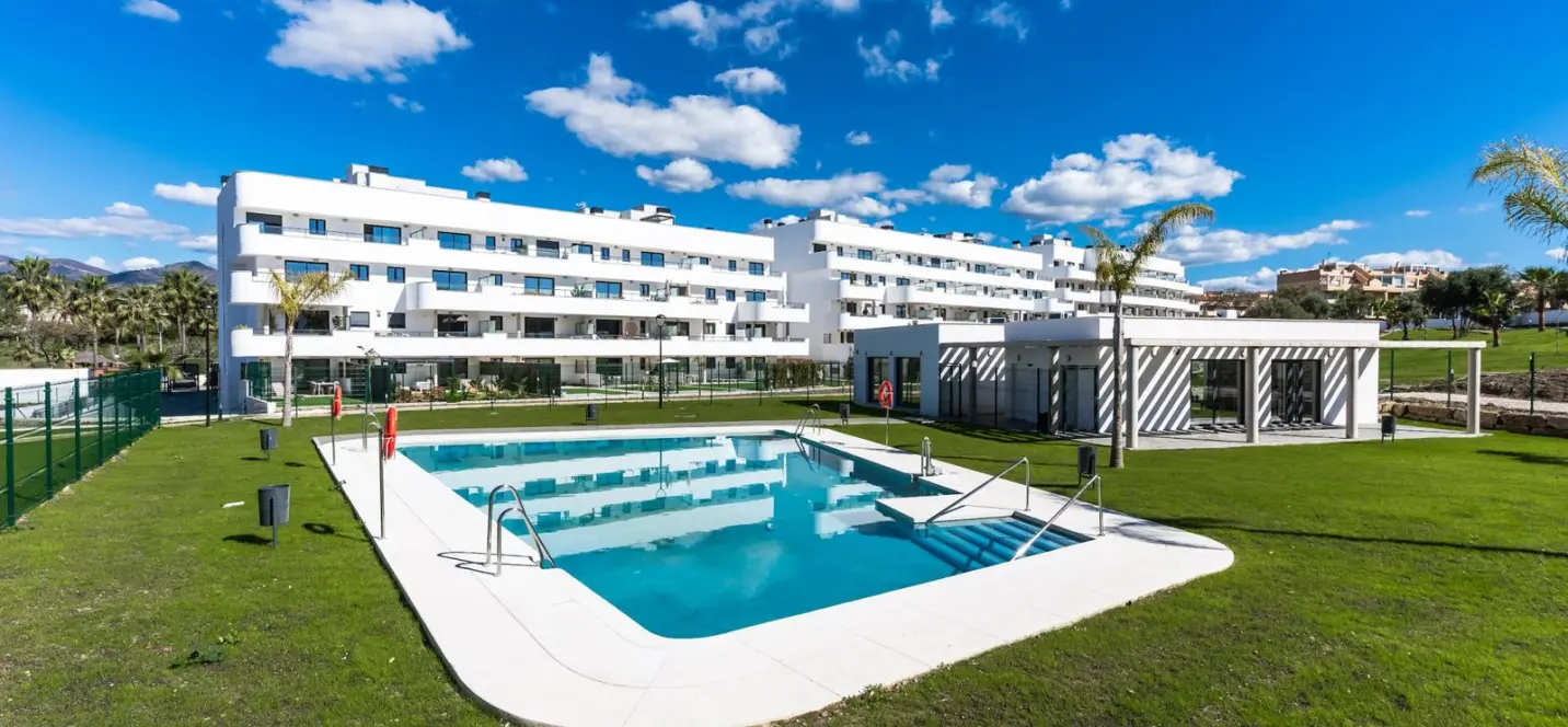 Продажа апартаментов на первом этаже в Estepona 4