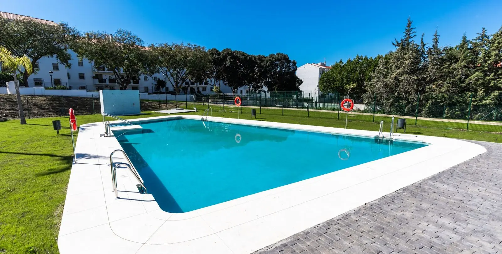Продажа апартаментов на первом этаже в Estepona 23