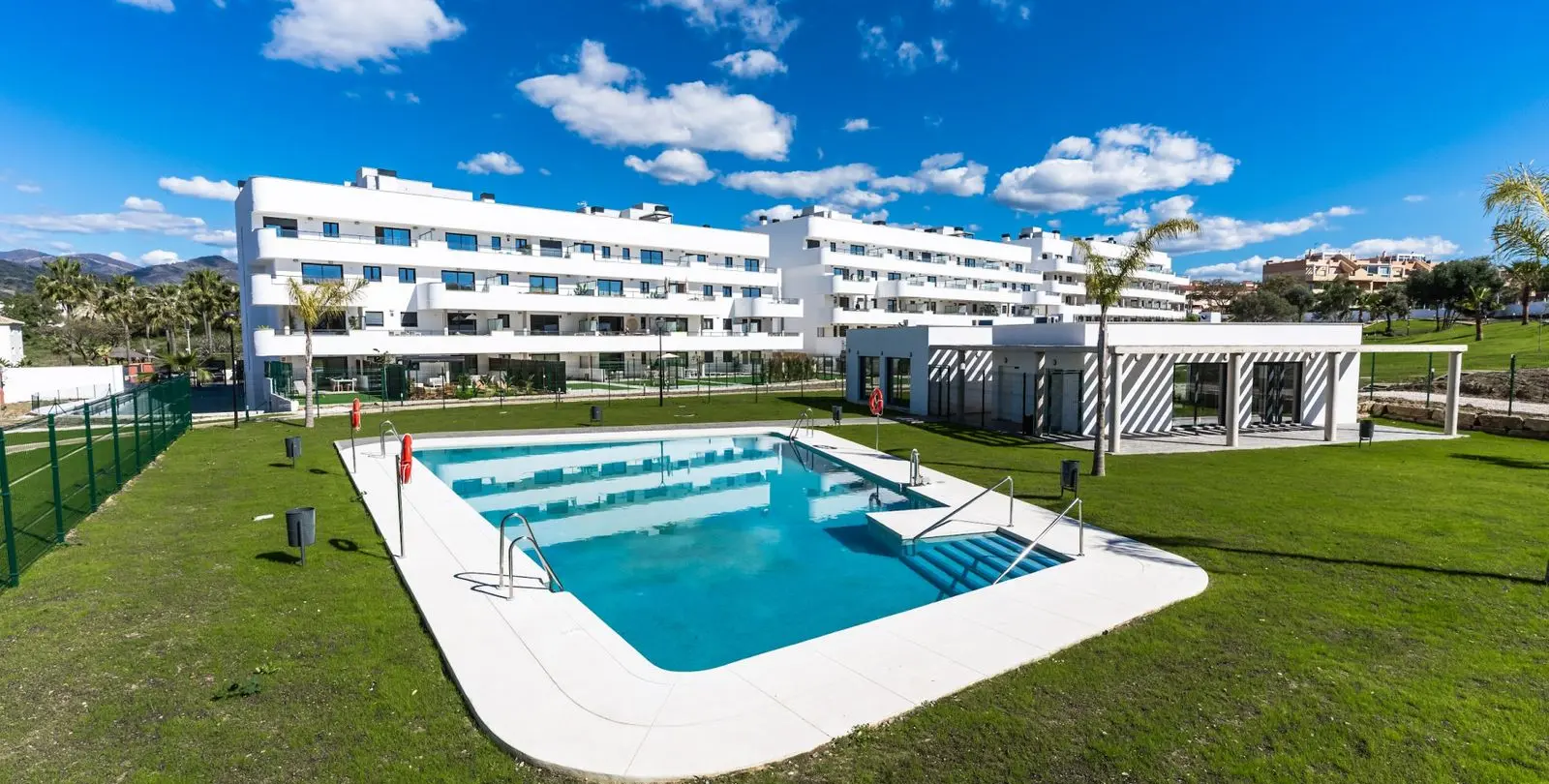 Продажа апартаментов на первом этаже в Estepona 24