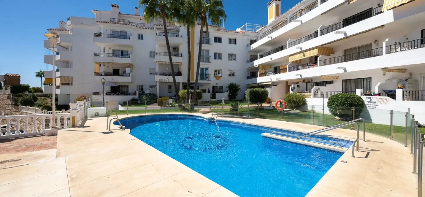 Venta de apartamento en planta media en Riviera del Sol 1