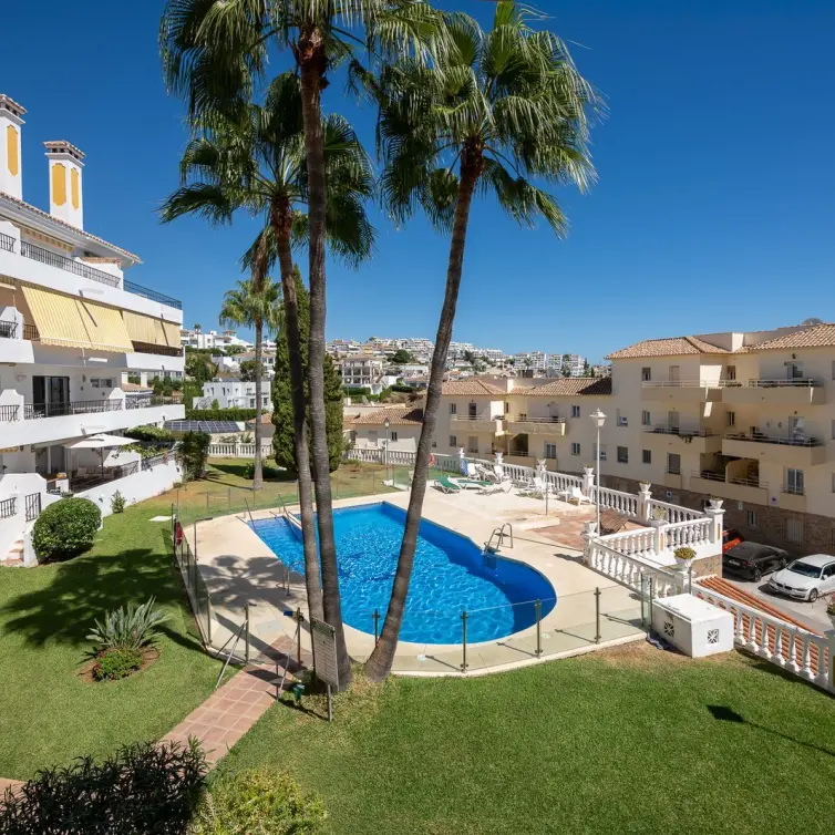 Venta de apartamento en planta media en Riviera del Sol