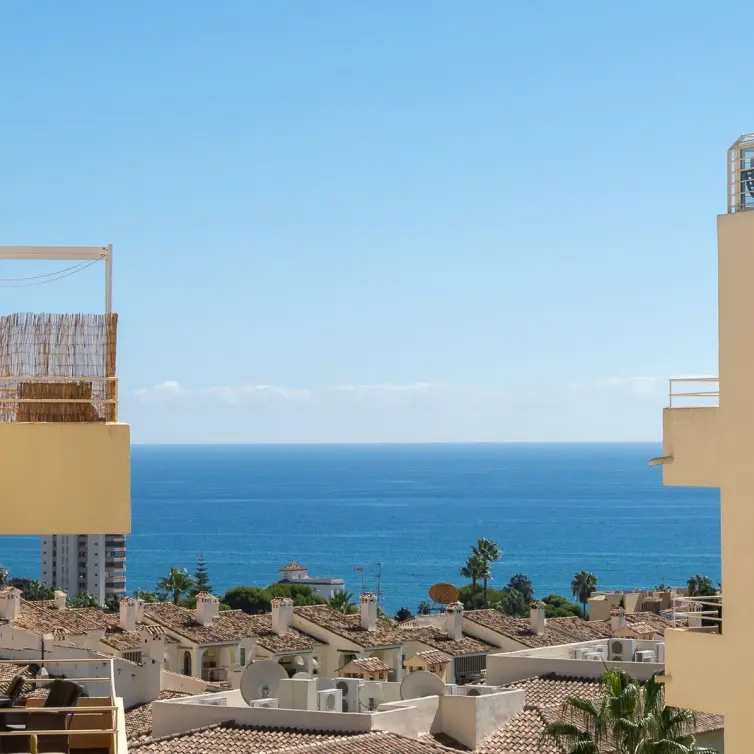 Venta de apartamento en planta media en Riviera del Sol