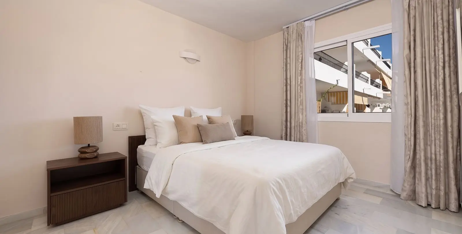 Venta de apartamento en planta media en Riviera del Sol 11