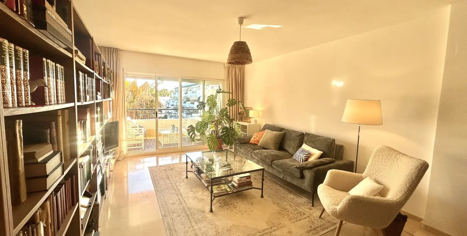Sale of middle floor apartment in Guadalmina Alta 3