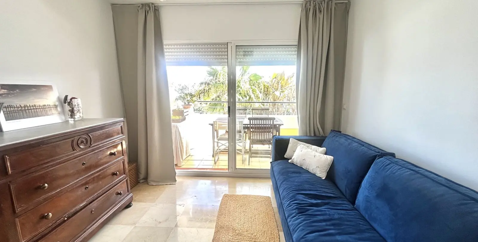 Sale of middle floor apartment in Guadalmina Alta 4