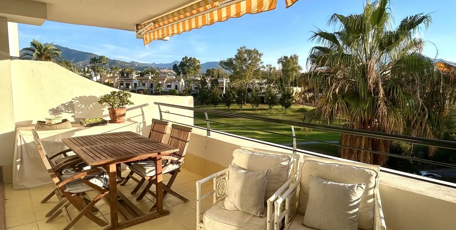 Sale of middle floor apartment in Guadalmina Alta 5