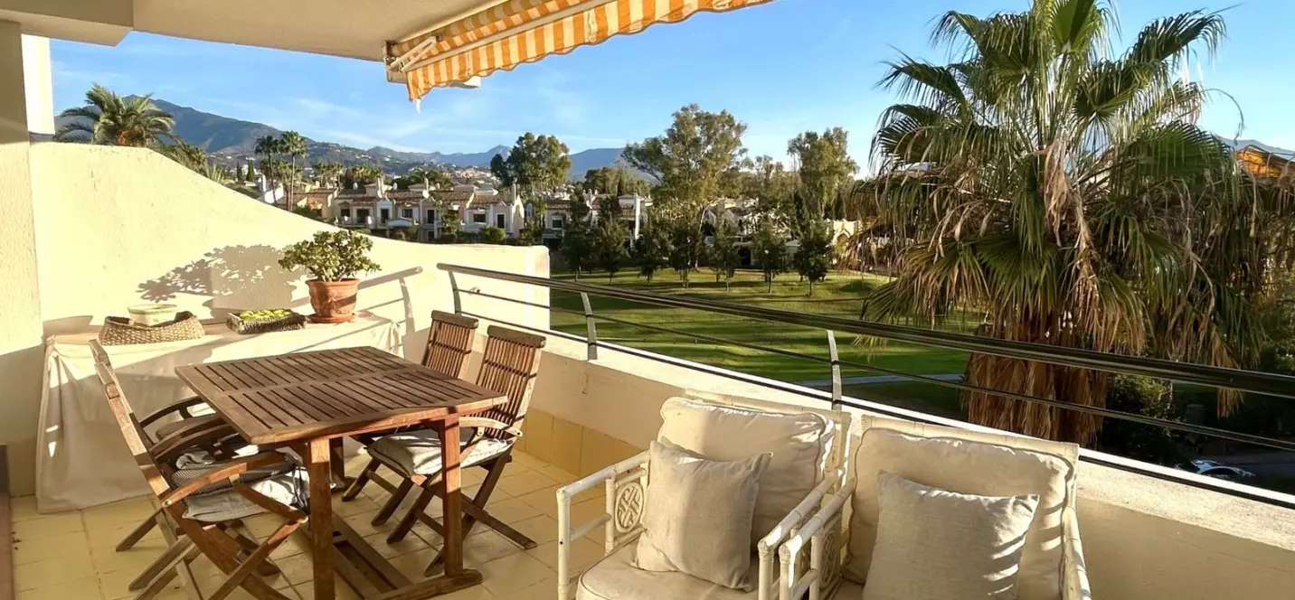 Sale of middle floor apartment in Guadalmina Alta 4