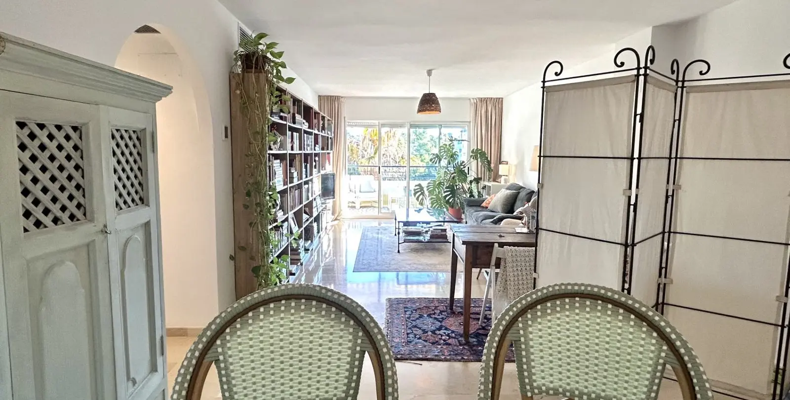 Sale of middle floor apartment in Guadalmina Alta 9