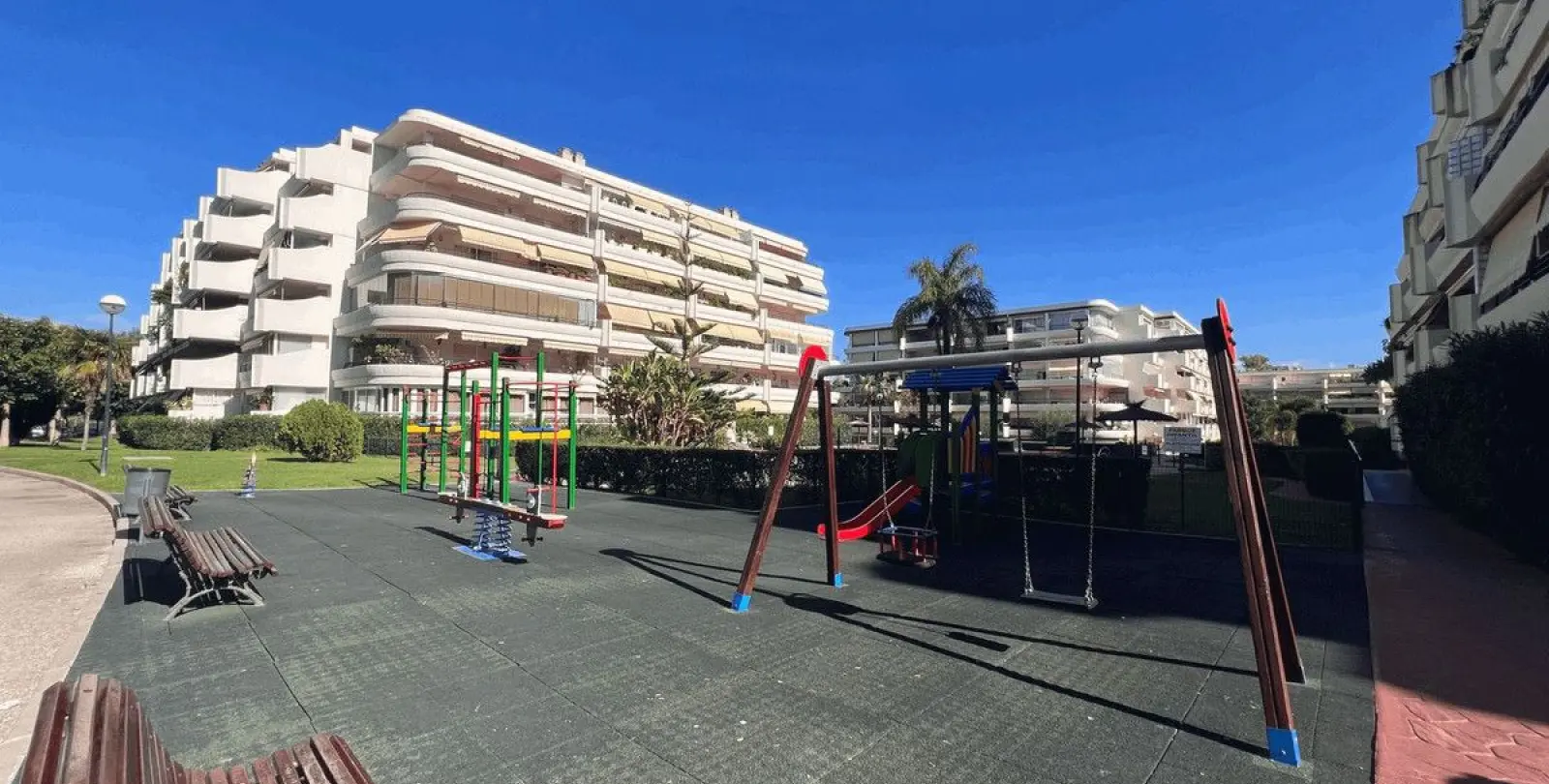 Sale of middle floor apartment in Guadalmina Alta 13