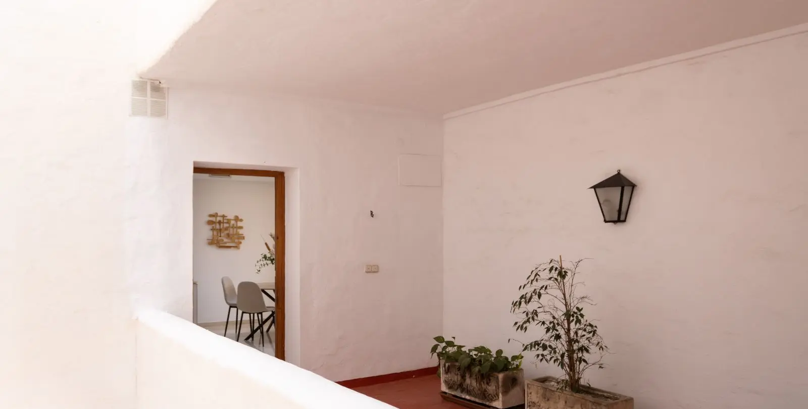 Sale of middle floor apartment in Puerto Banús 8