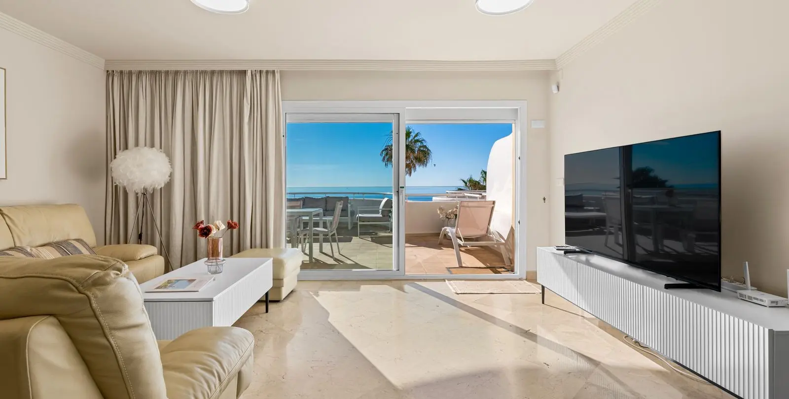 Продажа апартаментов на первом этаже в Estepona 3
