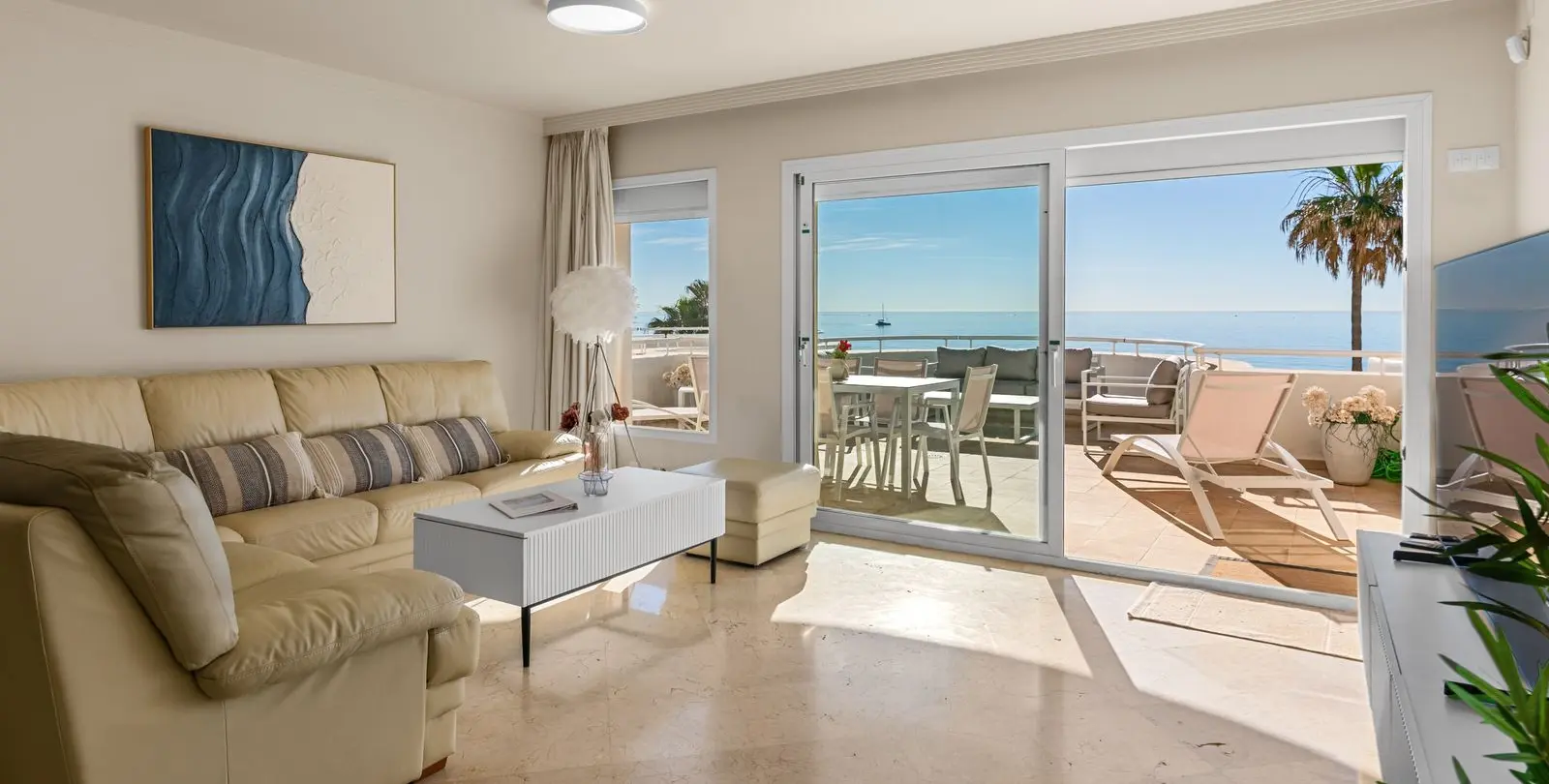 Продажа апартаментов на первом этаже в Estepona 6