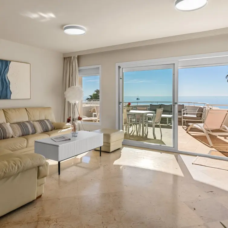 Продажа апартаментов на первом этаже в Estepona