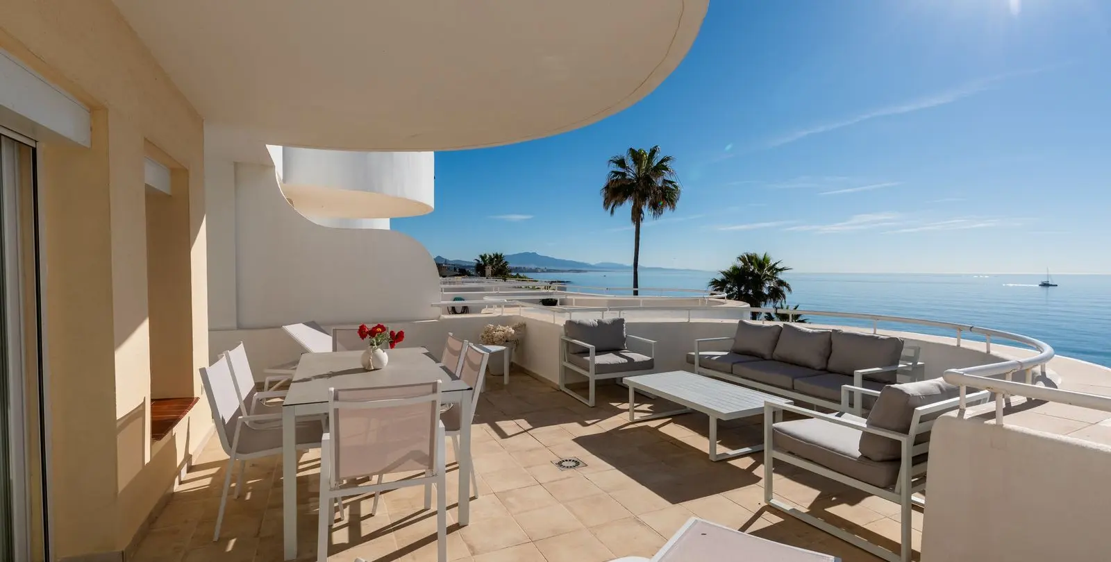 Продажа апартаментов на первом этаже в Estepona 9