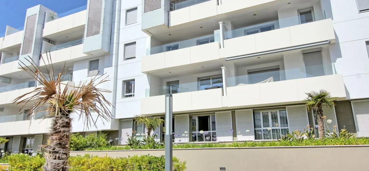 Sale of middle floor apartment in San Pedro de Alcántara 0
