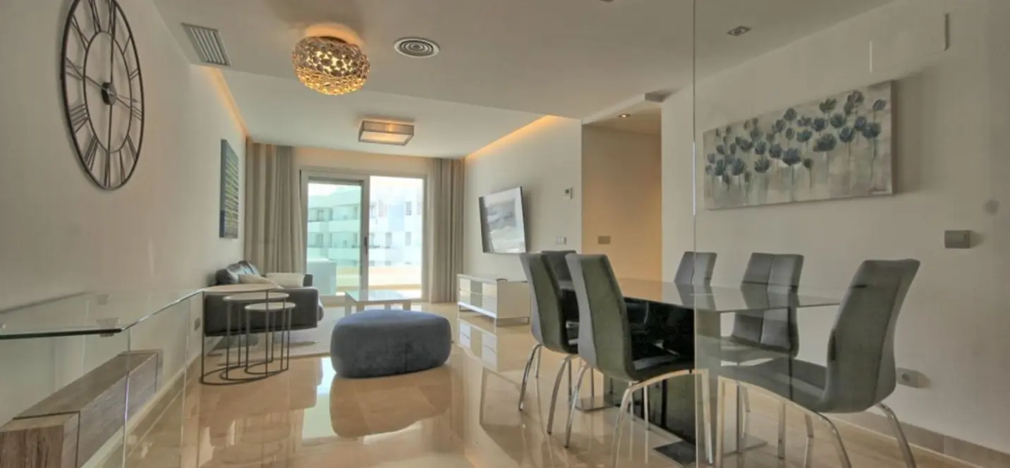 Sale of middle floor apartment in San Pedro de Alcántara 4