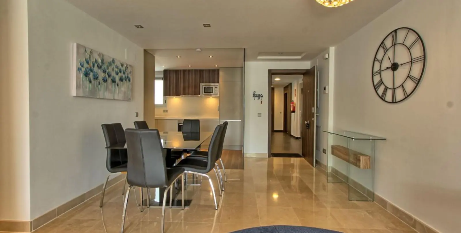 Sale of middle floor apartment in San Pedro de Alcántara 6