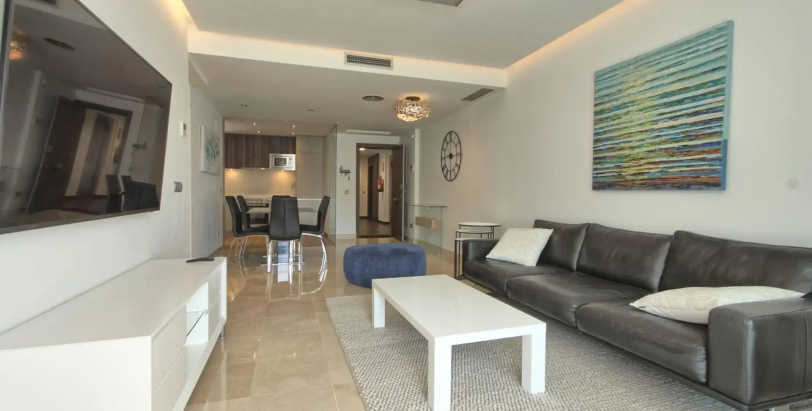 Sale of middle floor apartment in San Pedro de Alcántara 9