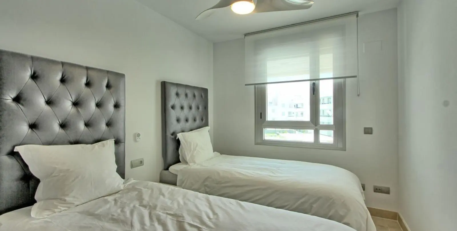 Sale of middle floor apartment in San Pedro de Alcántara 16