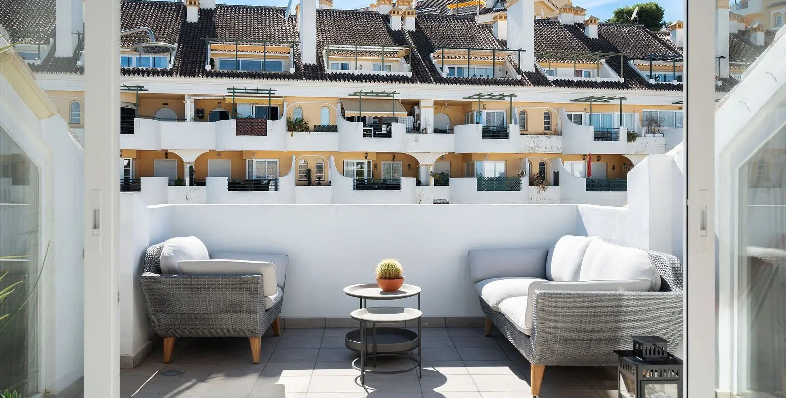 Sale of penthouse duplex in Nueva Andalucía 17