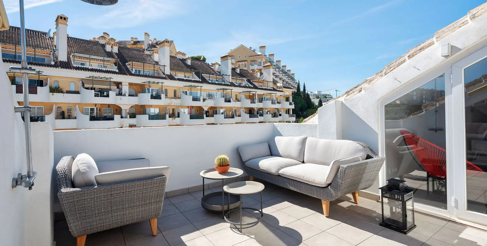 Sale of penthouse duplex in Nueva Andalucía 19