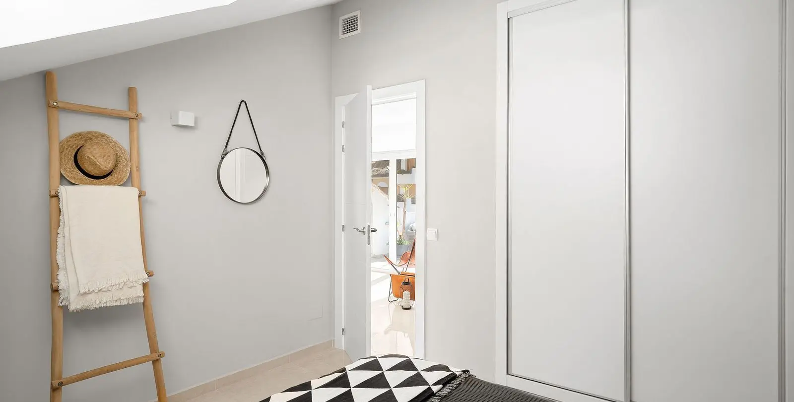 Sale of penthouse duplex in Nueva Andalucía 27
