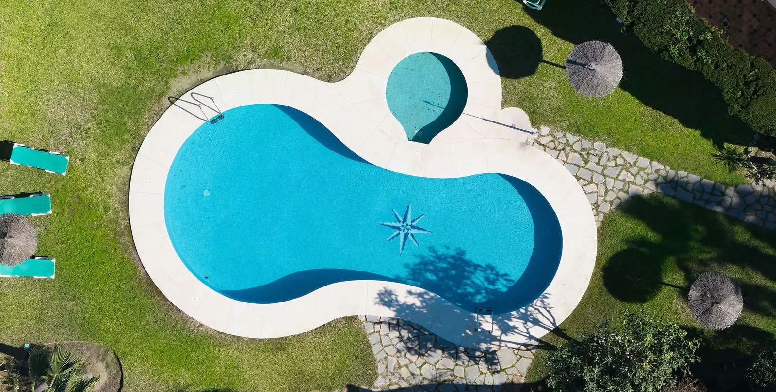 Sale of penthouse duplex in Nueva Andalucía 36