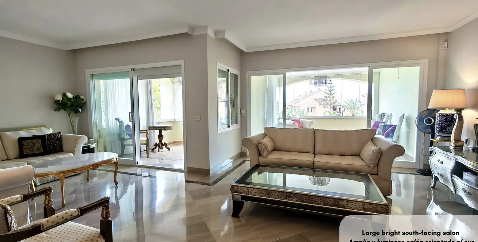 Venta de apartamento en planta media en Bahía de Marbella 4