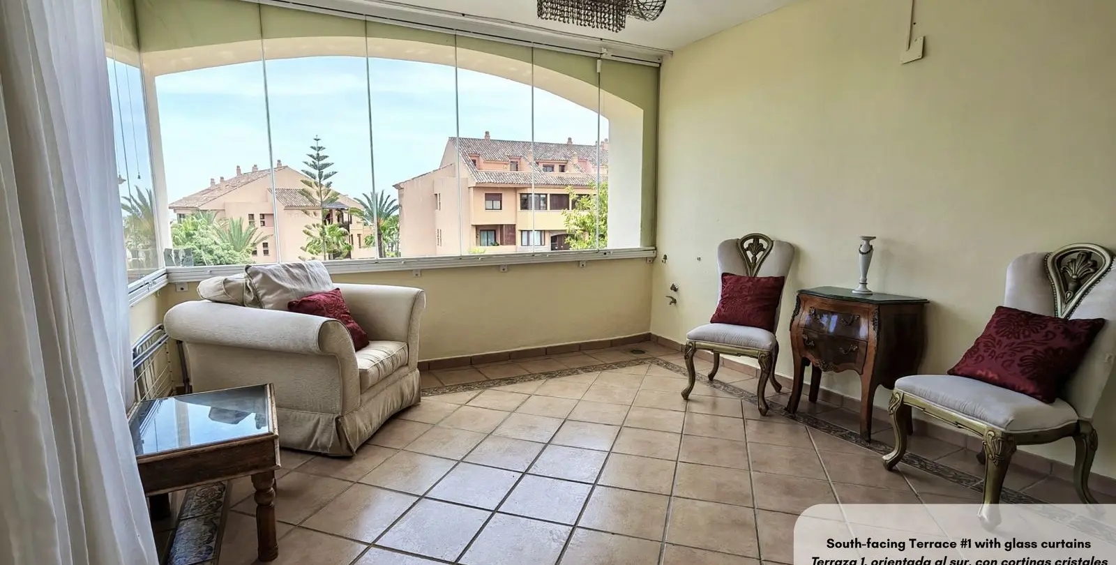 Venta de apartamento en planta media en Bahía de Marbella 12