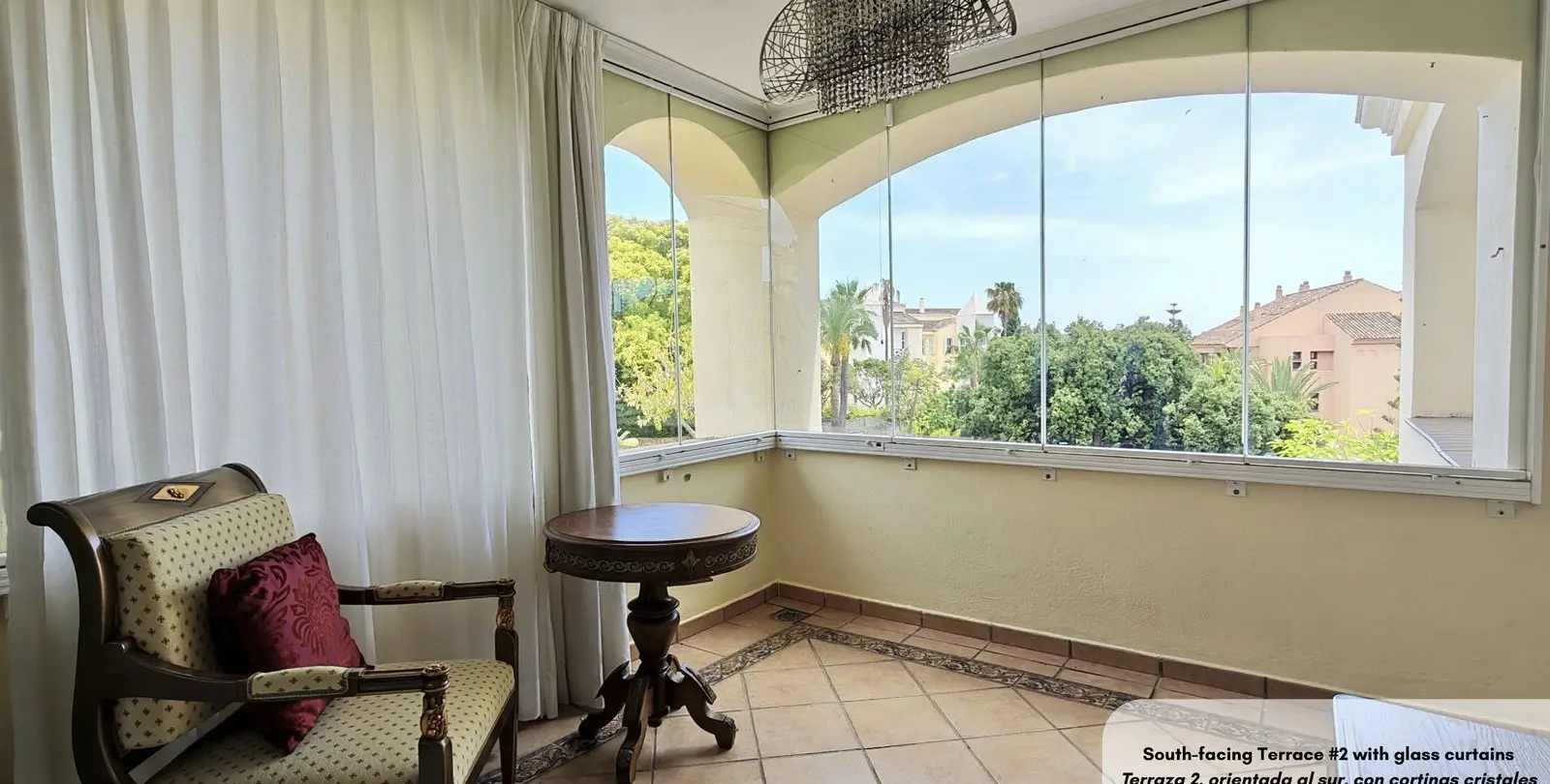 Venta de apartamento en planta media en Bahía de Marbella 14