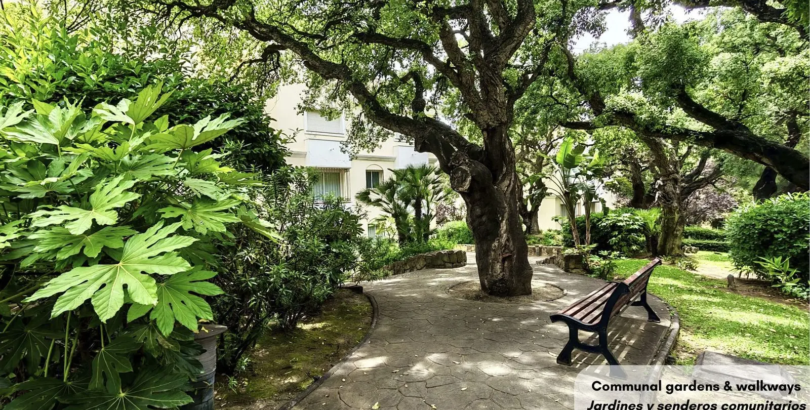 Venta de apartamento en planta media en Bahía de Marbella 27