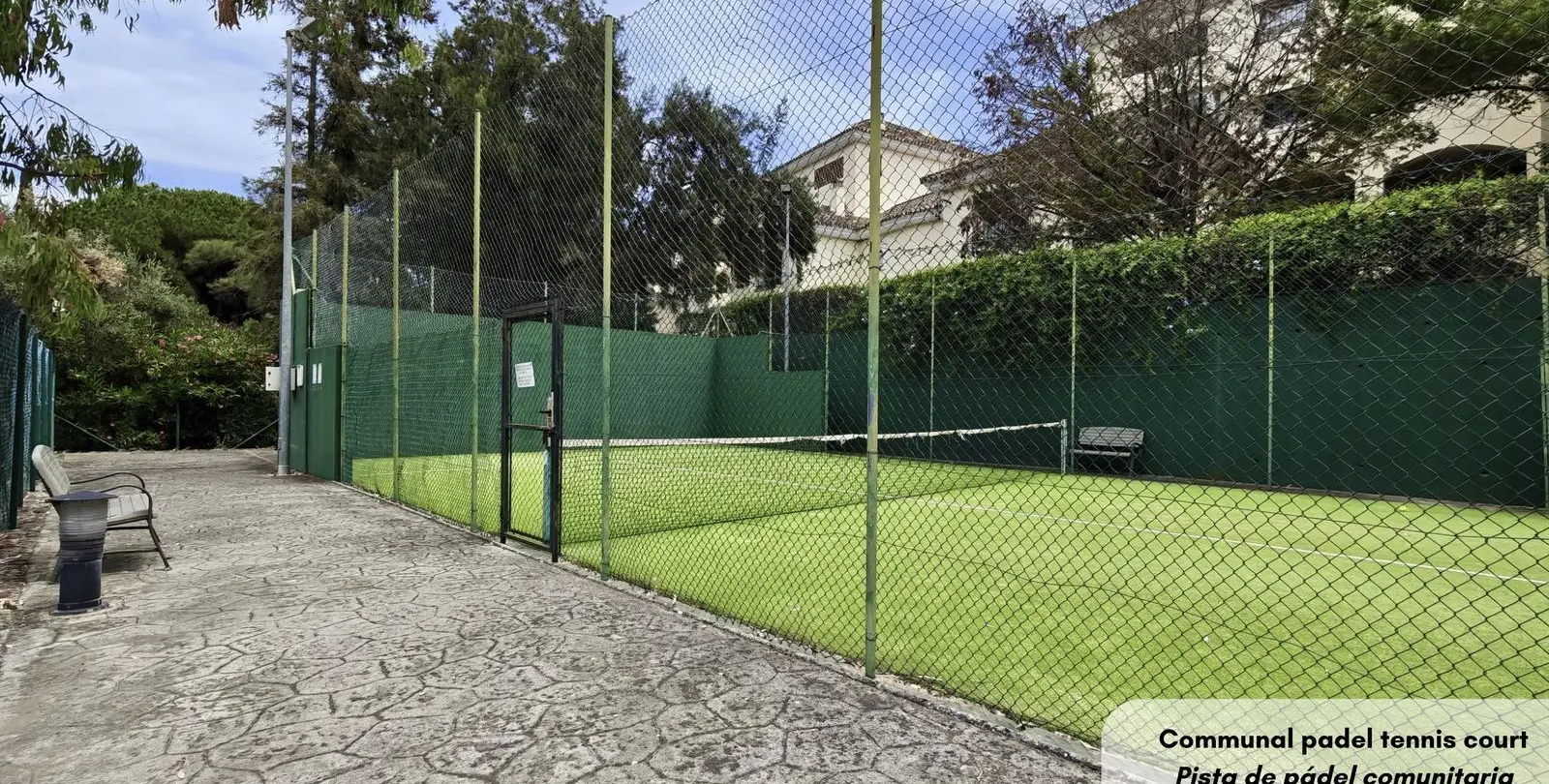 Venta de apartamento en planta media en Bahía de Marbella 29