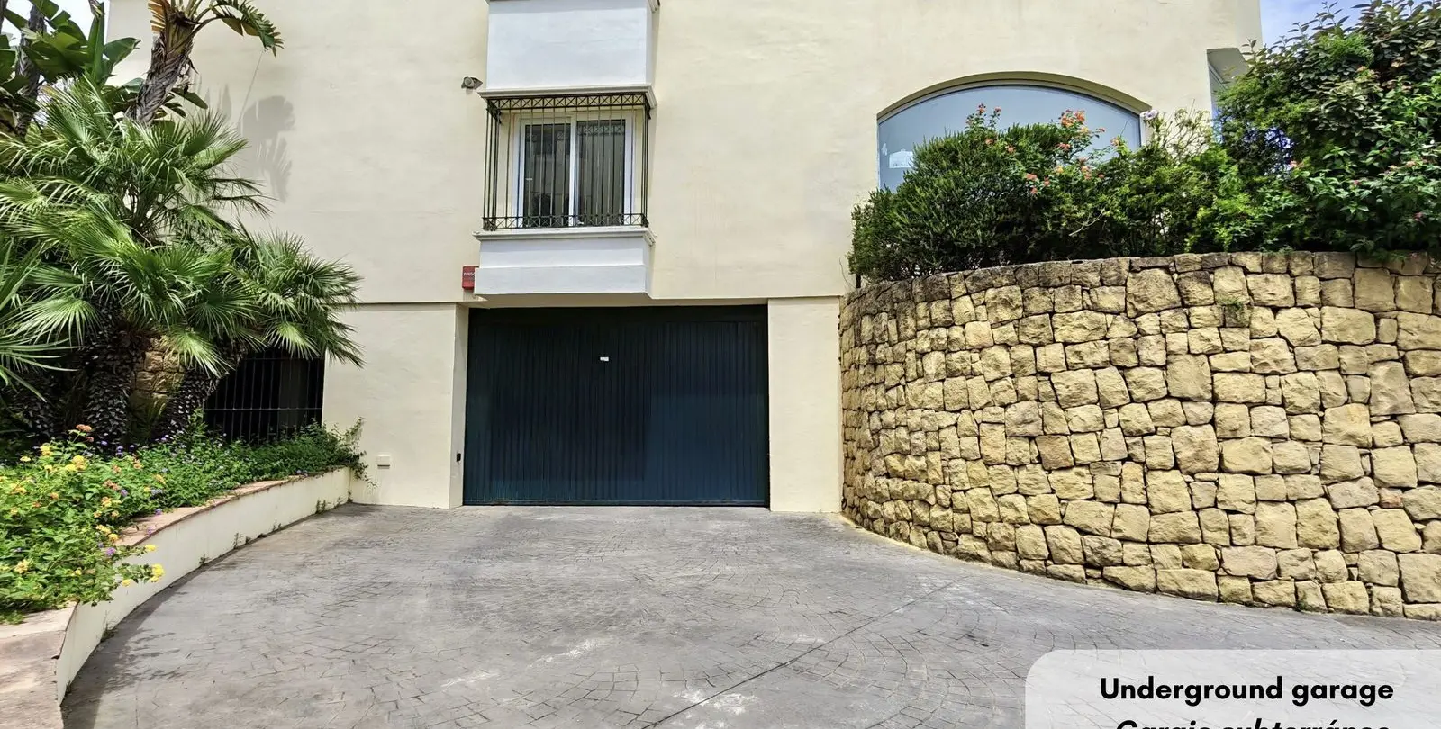 Venta de apartamento en planta media en Bahía de Marbella 34