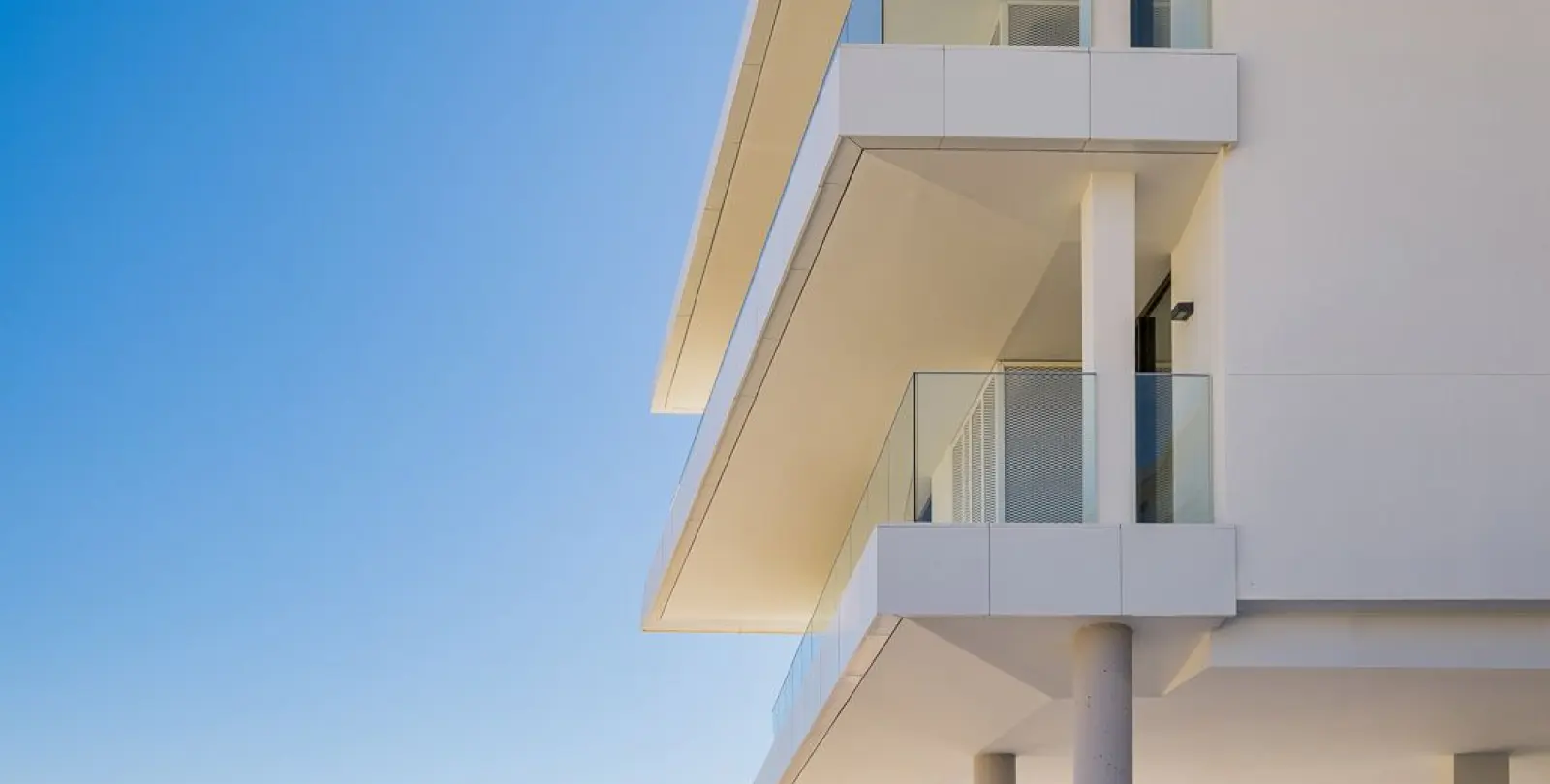 Sale of middle floor apartment in Fuengirola 17