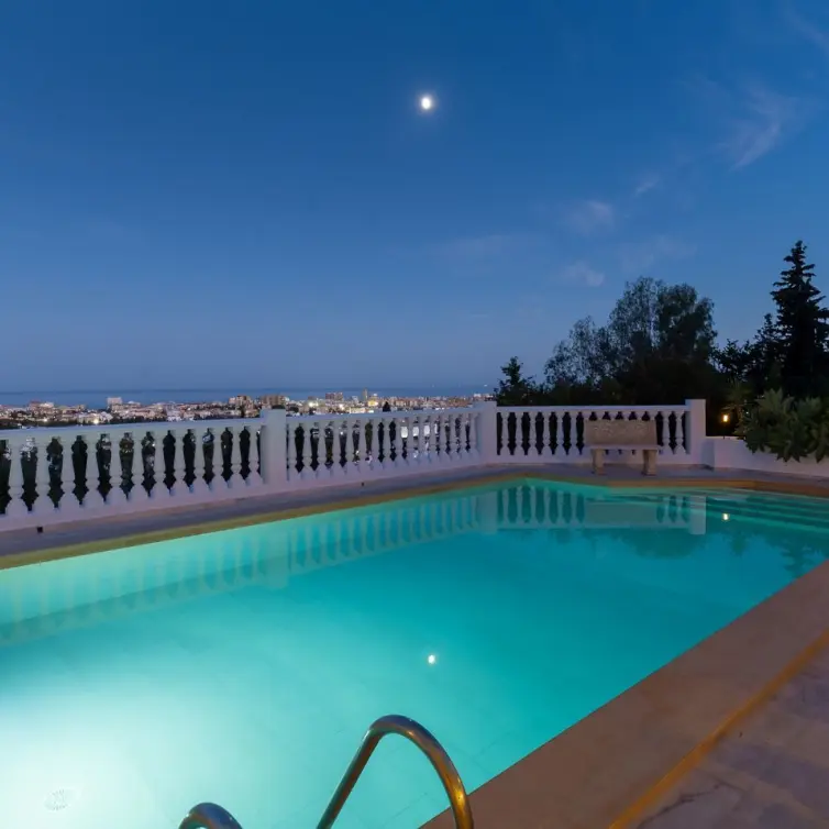 Venta de villa independiente en El Hornillo