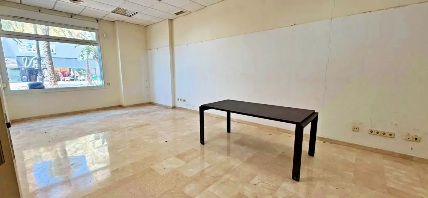 Venta de local comercial en Marbella 0