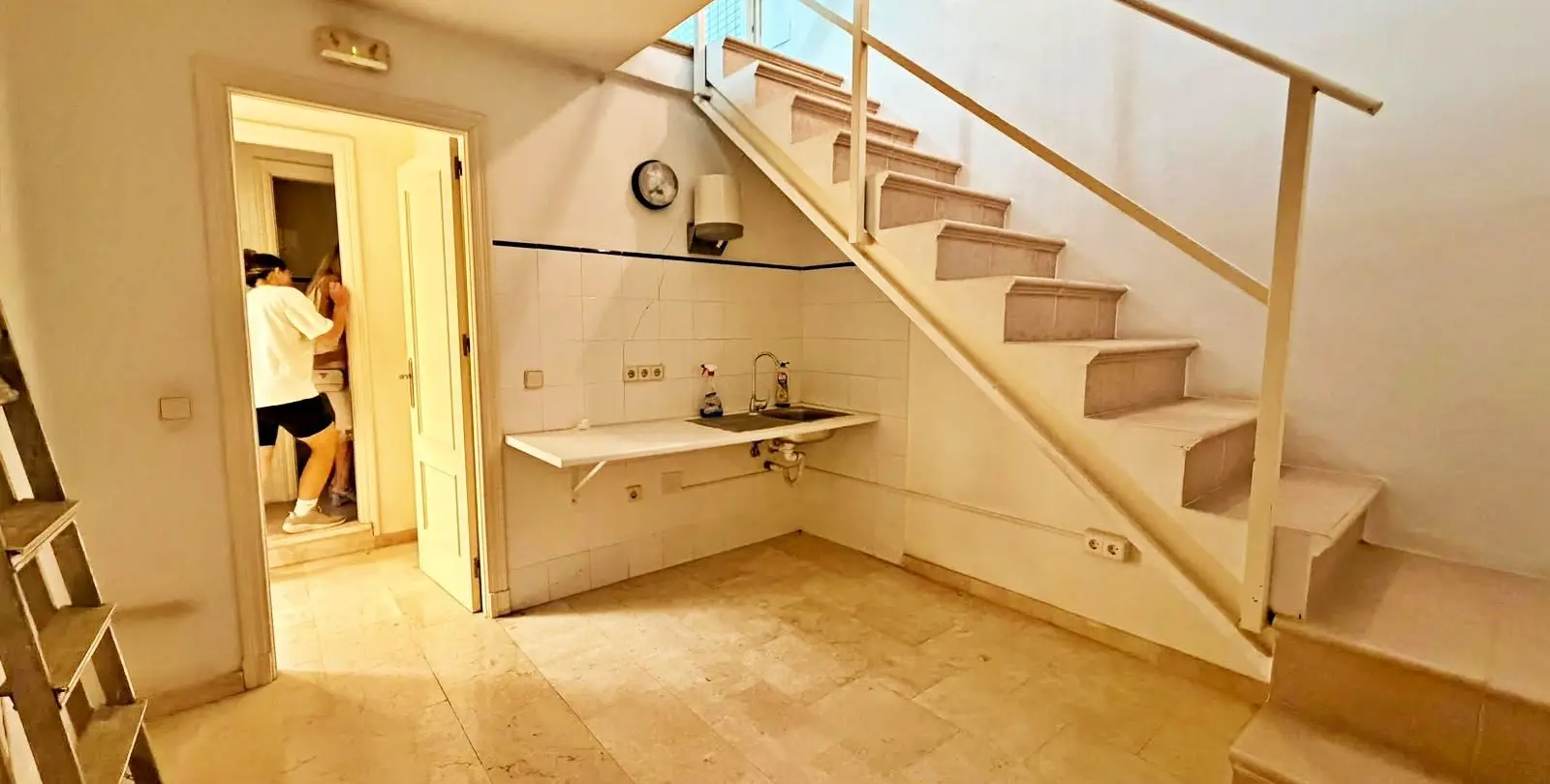 Venta de local comercial en Marbella 2