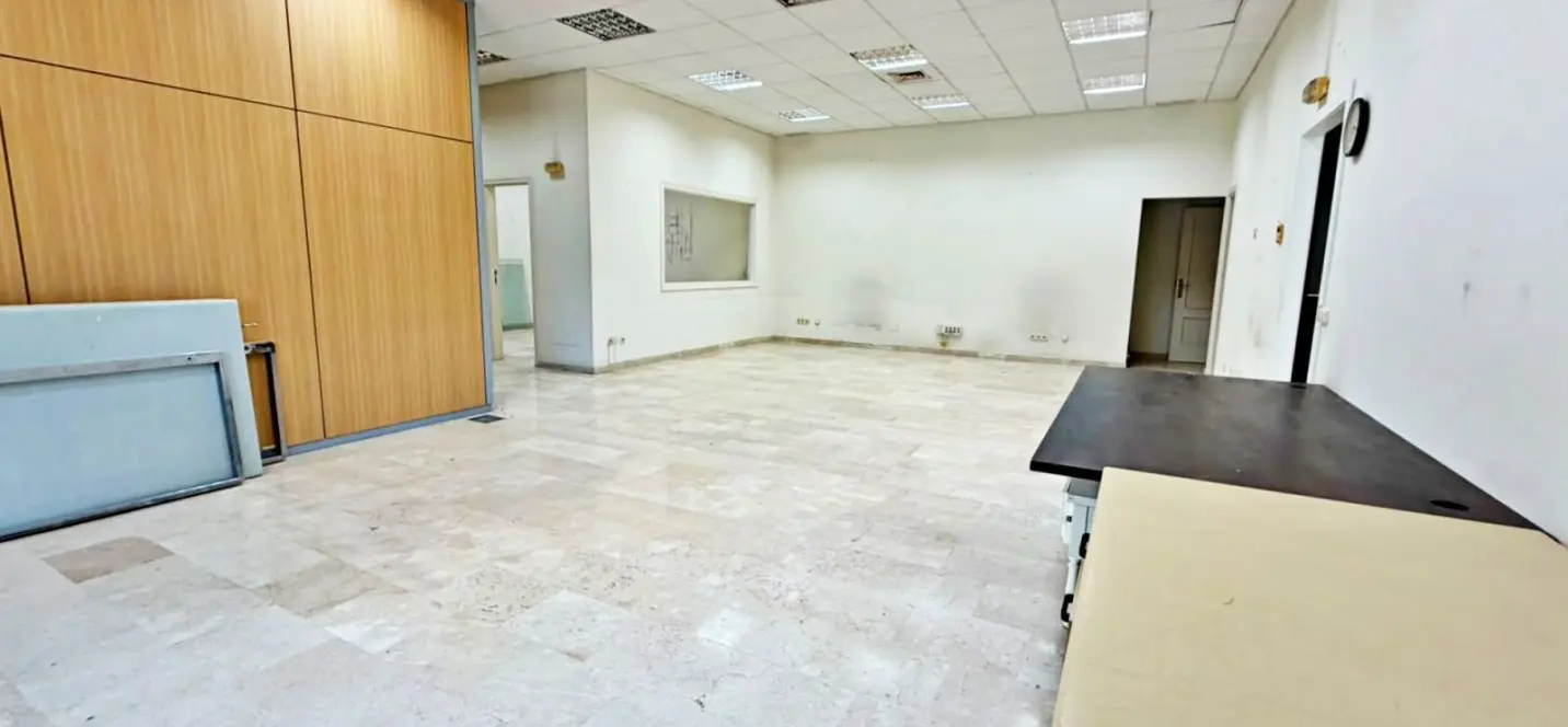 Venta de local comercial en Marbella 2