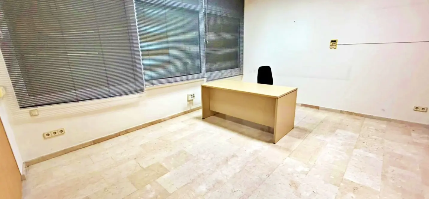 Venta de local comercial en Marbella 3