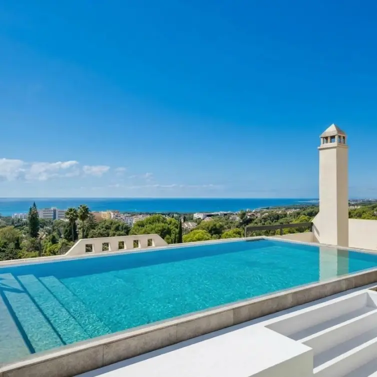 Venta de ático dúplex en Marbella