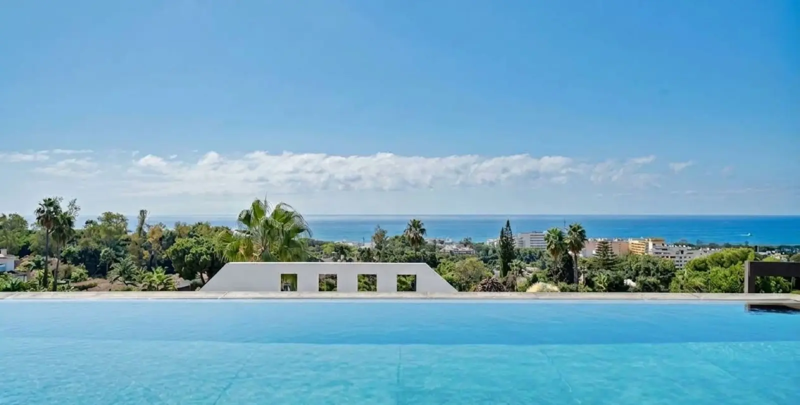 Venta de ático dúplex en Marbella 2