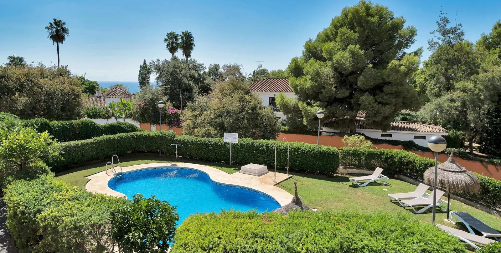 Venta de ático dúplex en Marbella 26