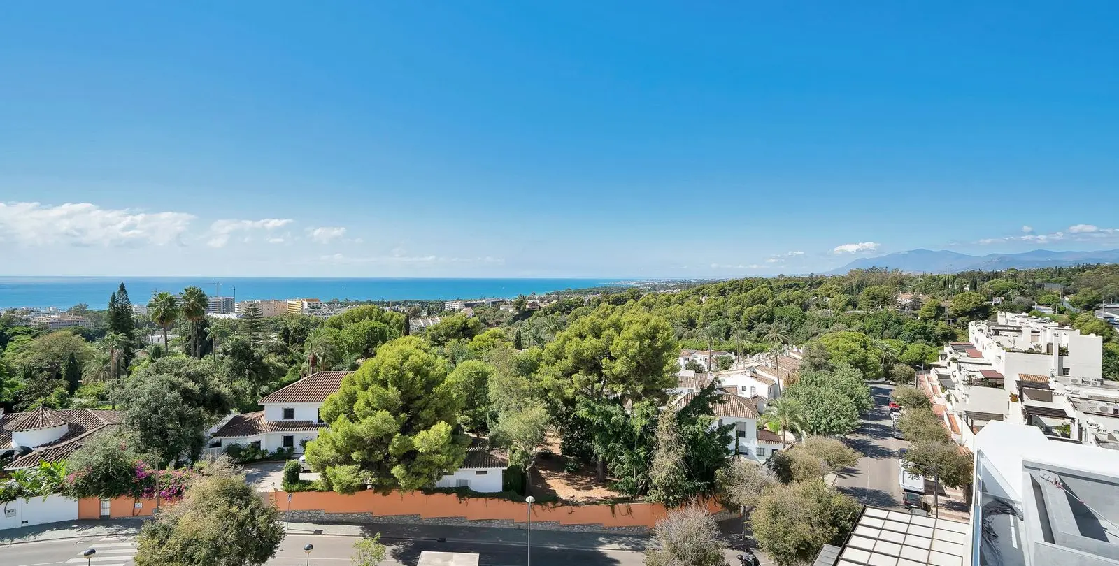 Venta de ático dúplex en Marbella 28
