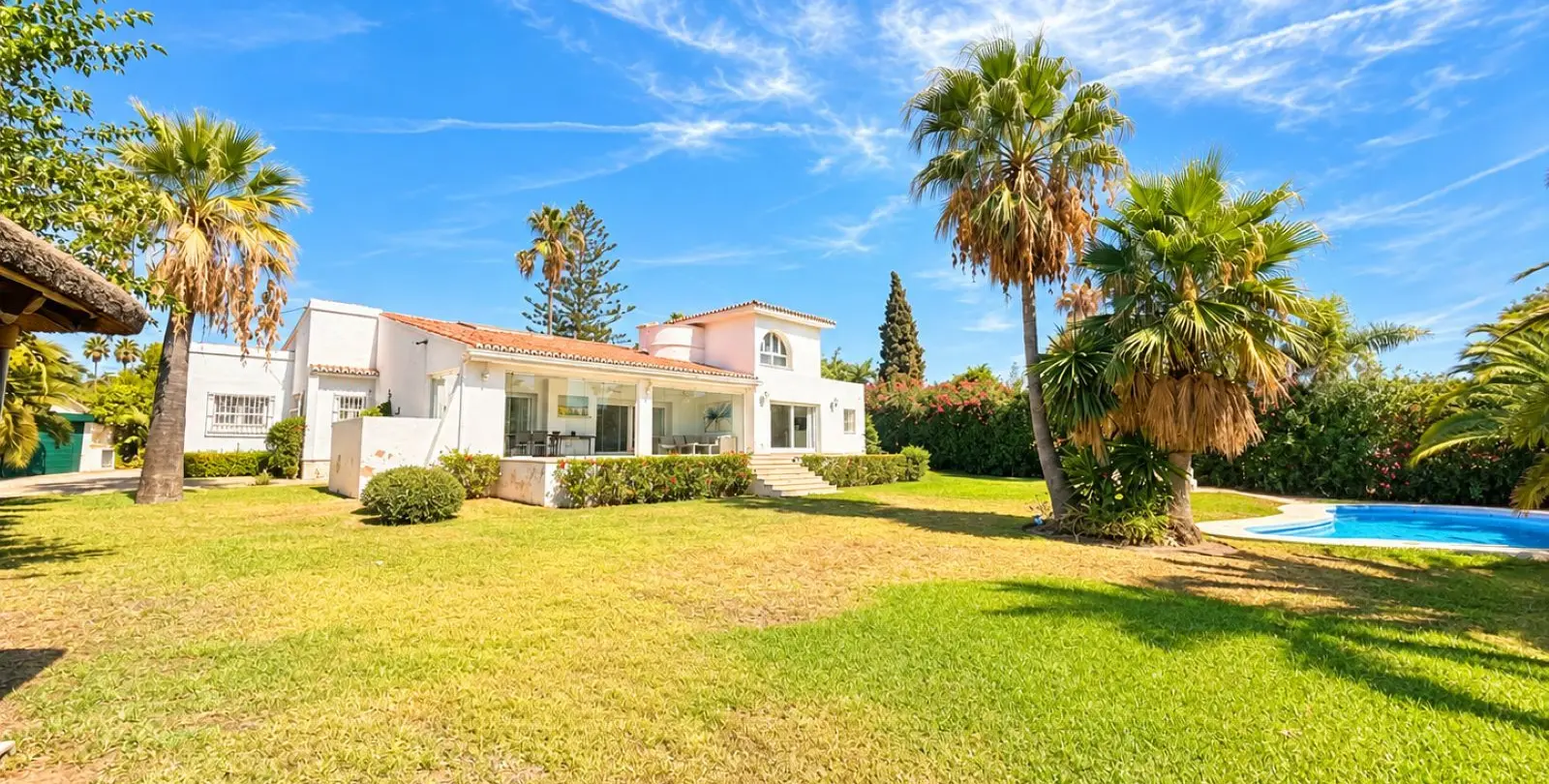 Venta de villa independiente en El Paraiso 1