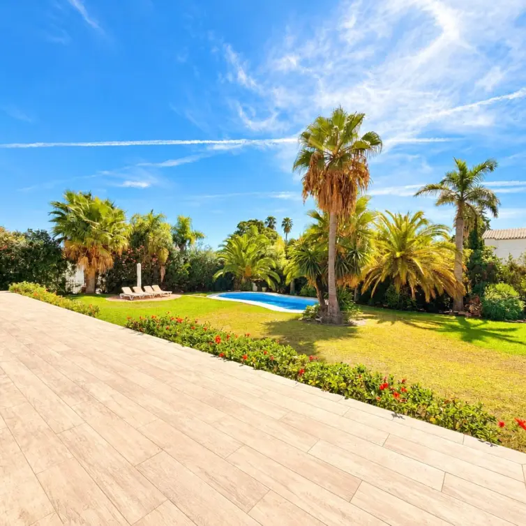 Venta de villa independiente en El Paraiso