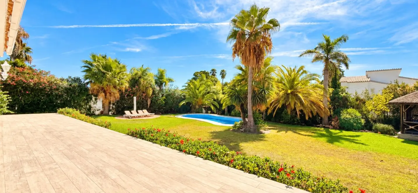 Venta de villa independiente en El Paraiso 2