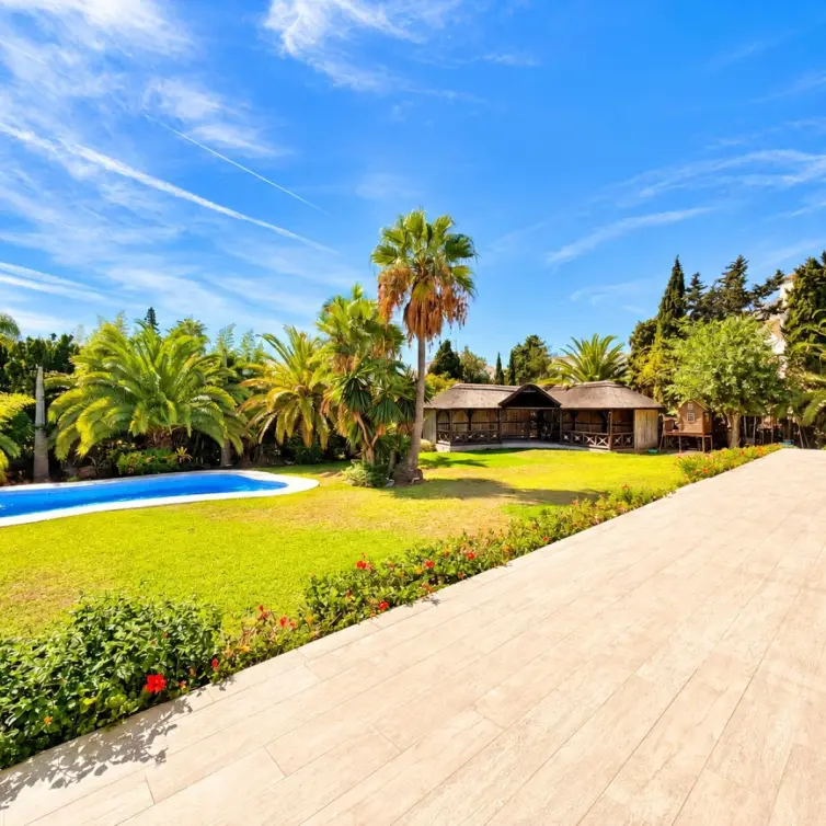 Venta de villa independiente en El Paraiso