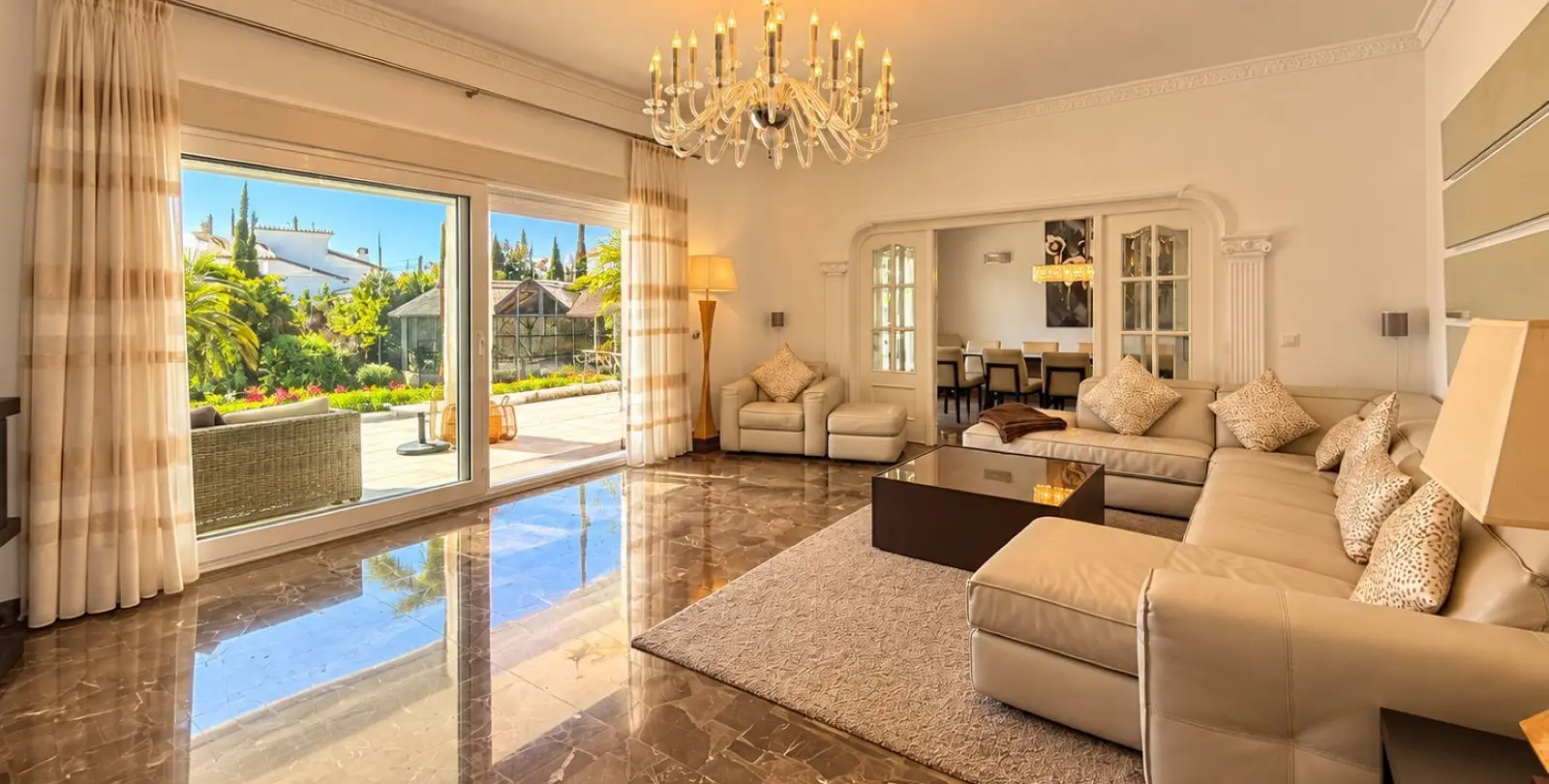 Venta de villa independiente en El Paraiso 6